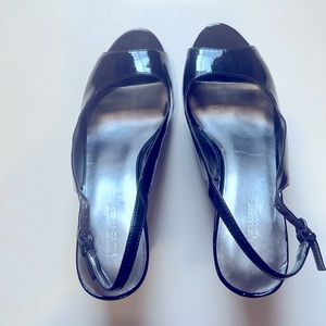 Beautiful Nine West shoes, sandals, black, size 10m.